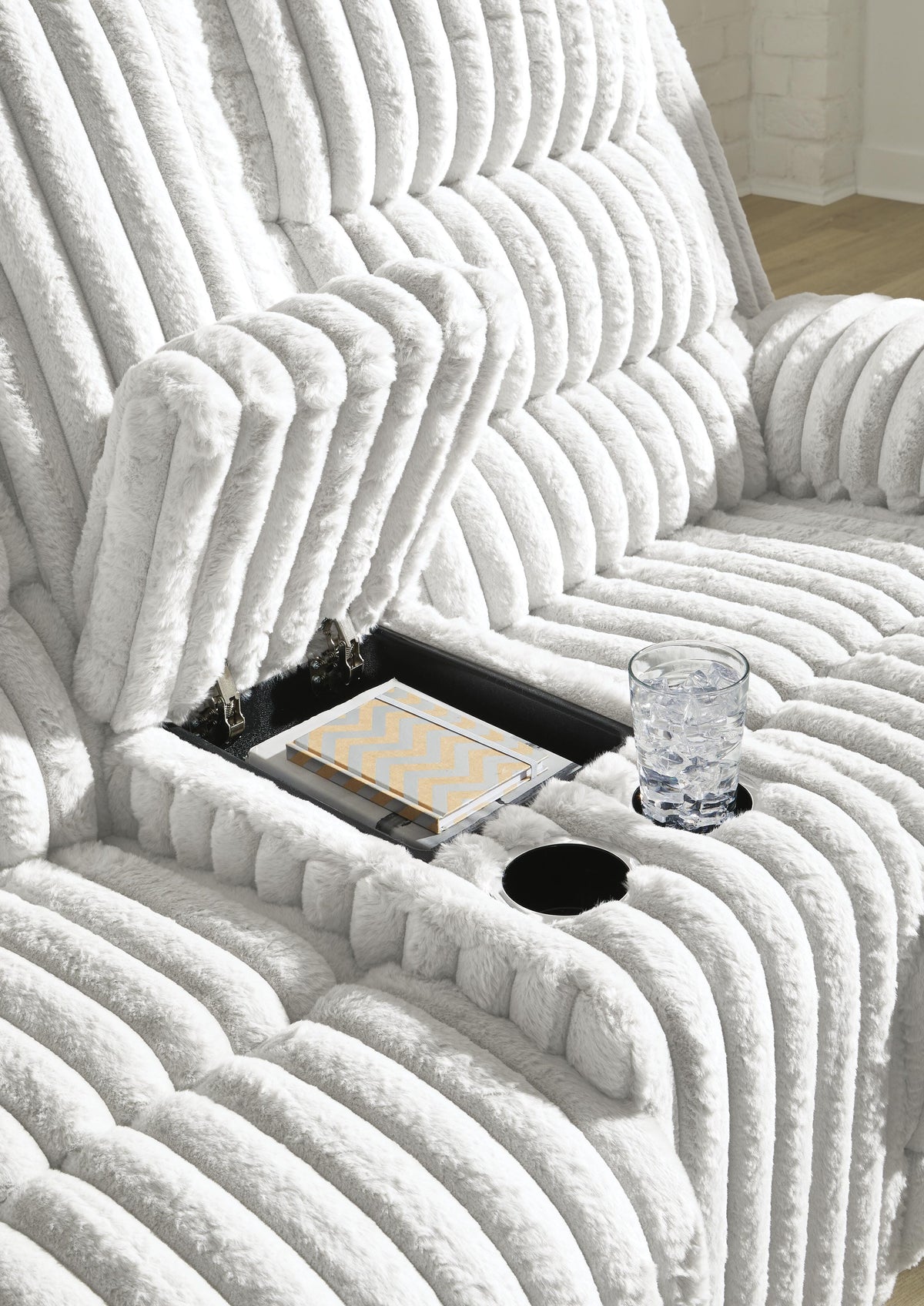 Rhines Falls Power Reclining Loveseat with Console - Jack’s Furniture and More (Laredo, TX)