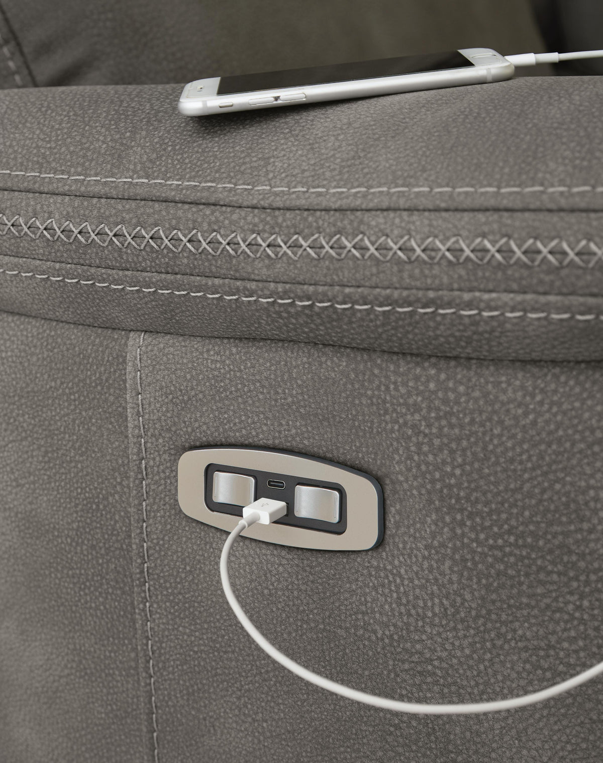 Next-Gen DuraPella Power Reclining Loveseat with Console