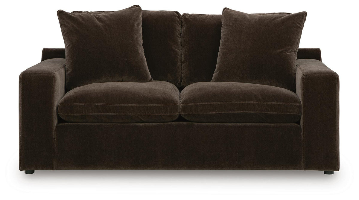 Maxton Heights Loveseat