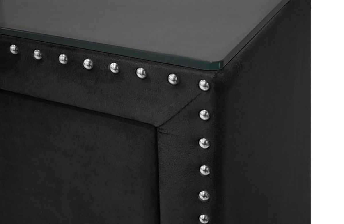 Lucinda 5 Drawer Chest in Black - Jack’s Furniture and More (Laredo, TX)