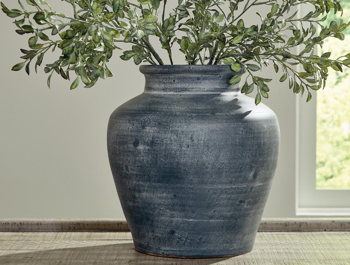 Meadie Vase - Jack’s Furniture and More (Laredo, TX)