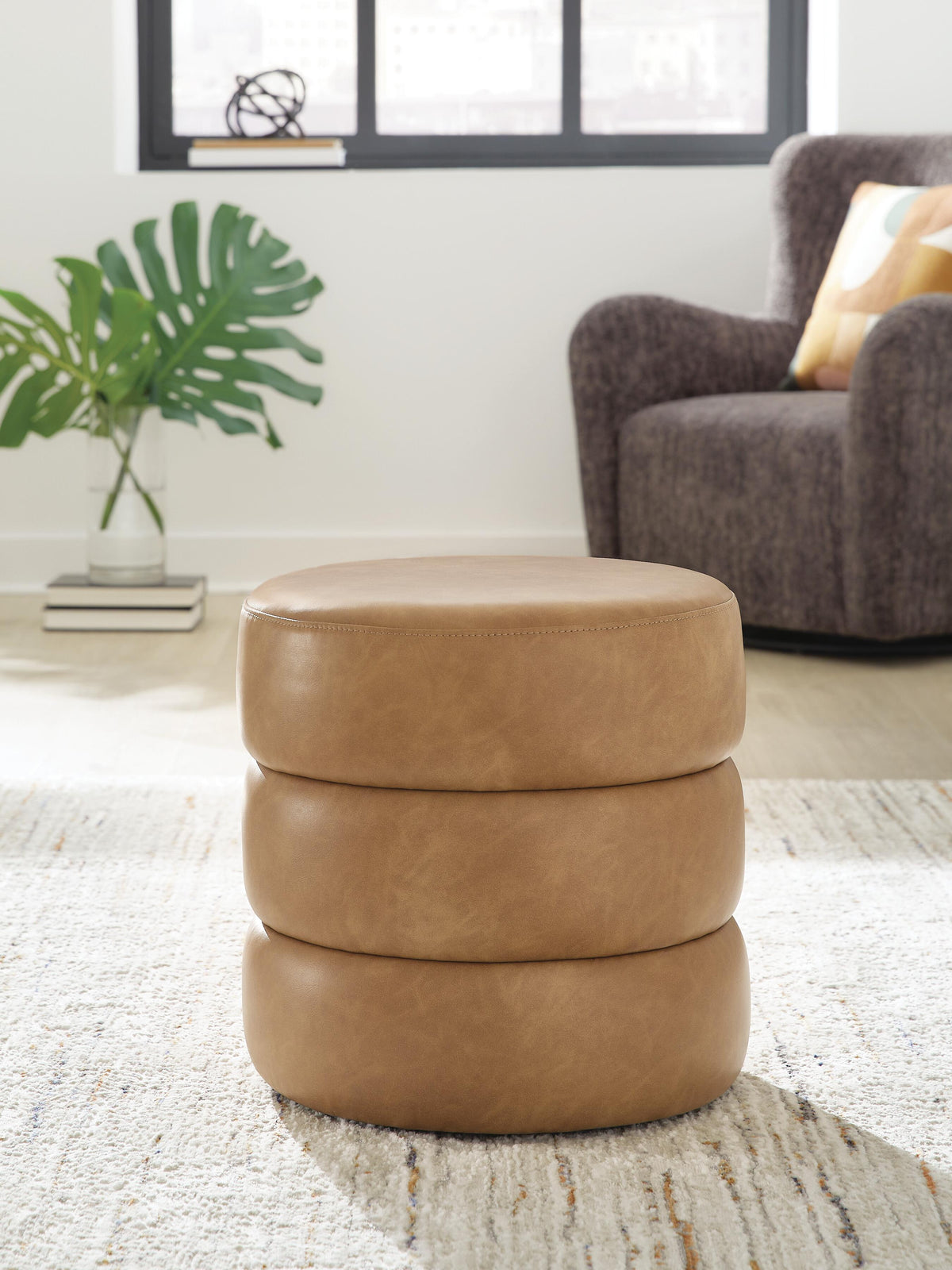 Ummi Swivel Accent Ottoman - Jack’s Furniture and More (Laredo, TX)
