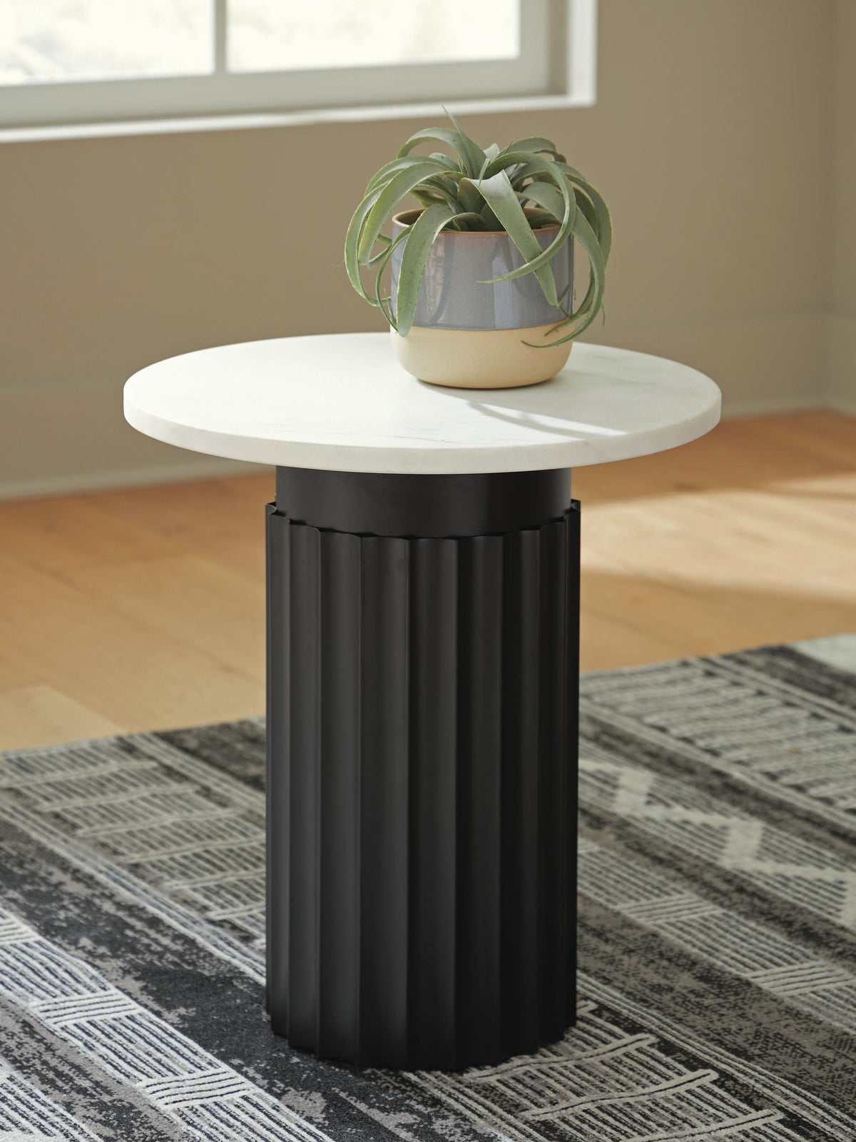 Wainstone Accent Table - Jack’s Furniture and More (Laredo, TX)