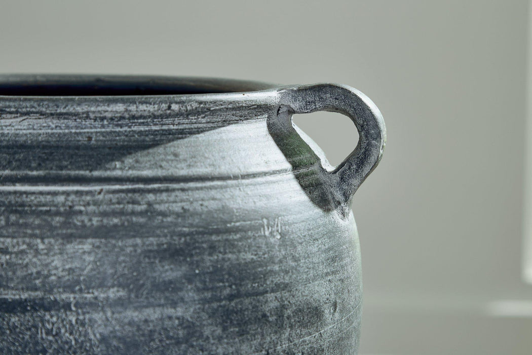 Meadie Vase - Jack’s Furniture and More (Laredo, TX)