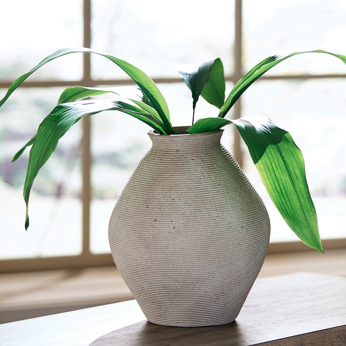 Hannela Vase - Jack’s Furniture and More (Laredo, TX)