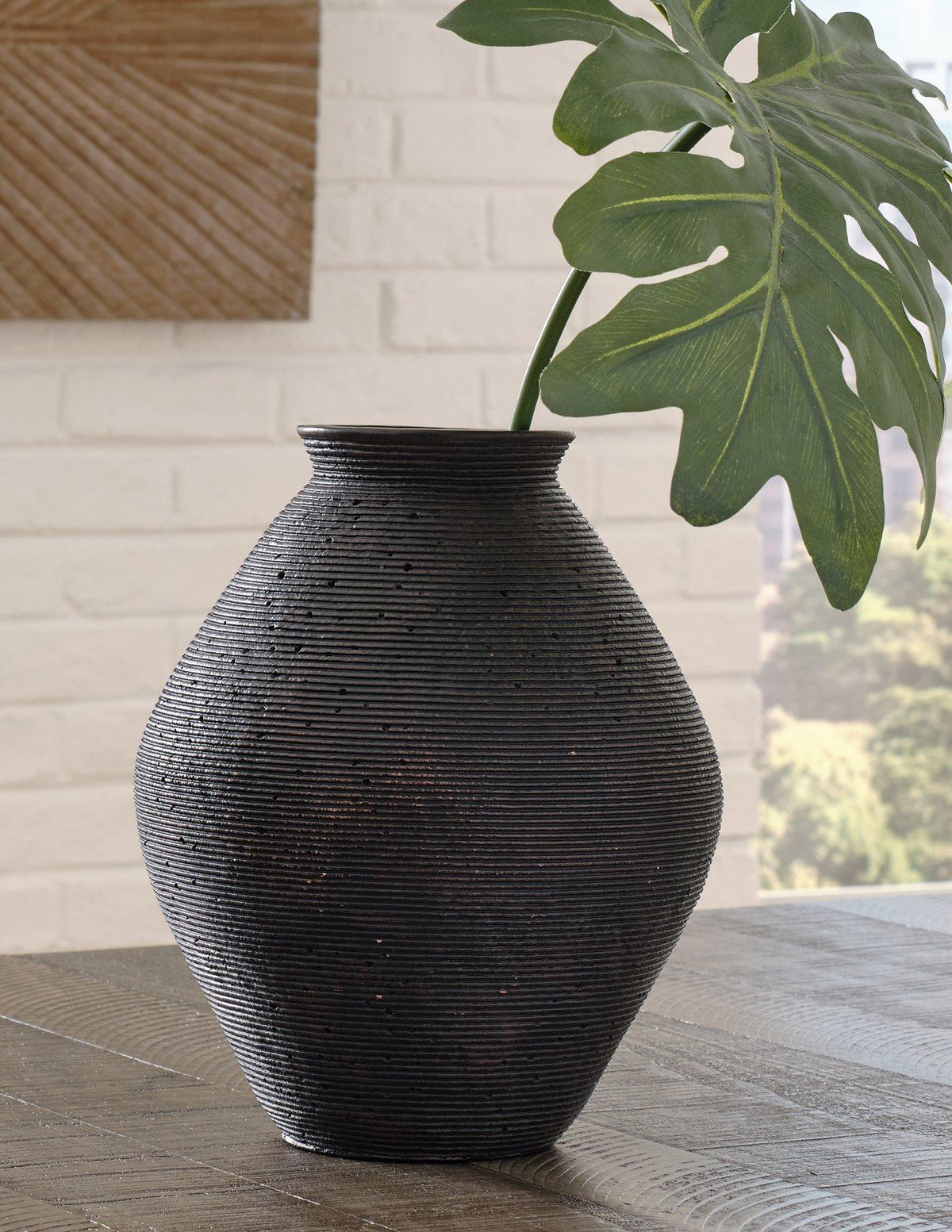 Hannela Vase - Jack’s Furniture and More (Laredo, TX)