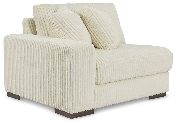 Lindyn Sectional Sofa - Jack’s Furniture and More (Laredo, TX)
