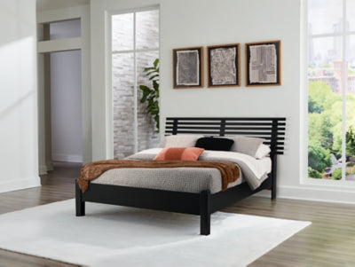 Danziar Queen Slat Bed - Jack’s Furniture and More (Laredo, TX)