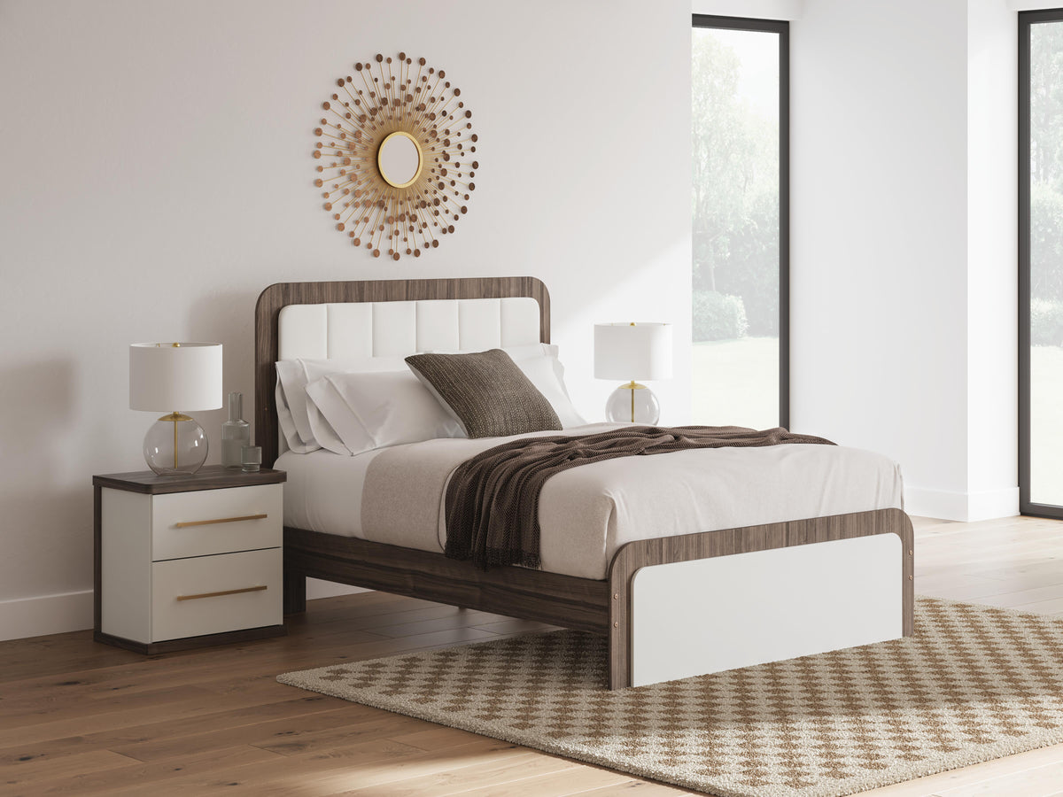 Kendanport Upholstered Bed