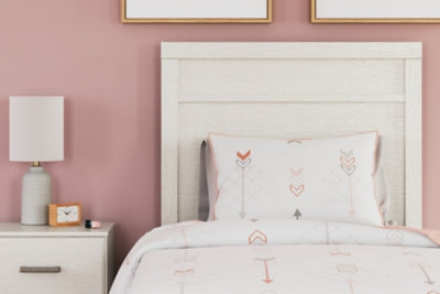 Stelsie Bed - Jack’s Furniture and More (Laredo, TX)