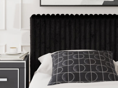 Zuraleus Bed - Jack’s Furniture and More (Laredo, TX)