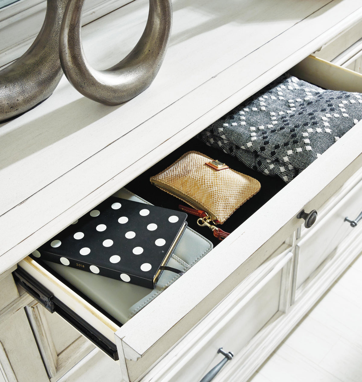 Kanwyn Dresser and Mirror - Jack’s Furniture and More (Laredo, TX)