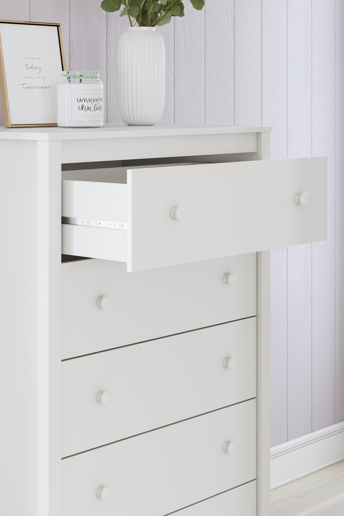 Hallityn Chest of Drawers - Jack’s Furniture and More (Laredo, TX)