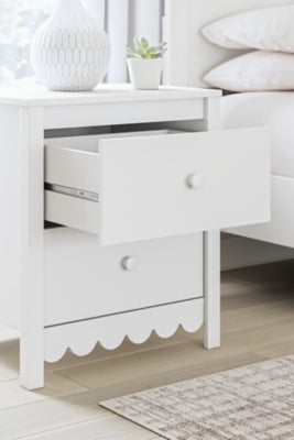 Hallityn Nightstand - Jack’s Furniture and More (Laredo, TX)