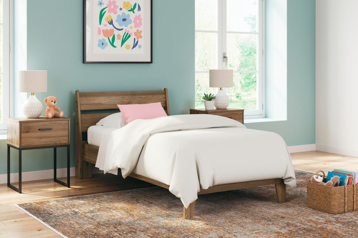 Deanlow Bed - Jack’s Furniture and More (Laredo, TX)