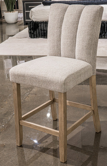 Larawyn Counter Height Barstool - Jack’s Furniture and More (Laredo, TX)