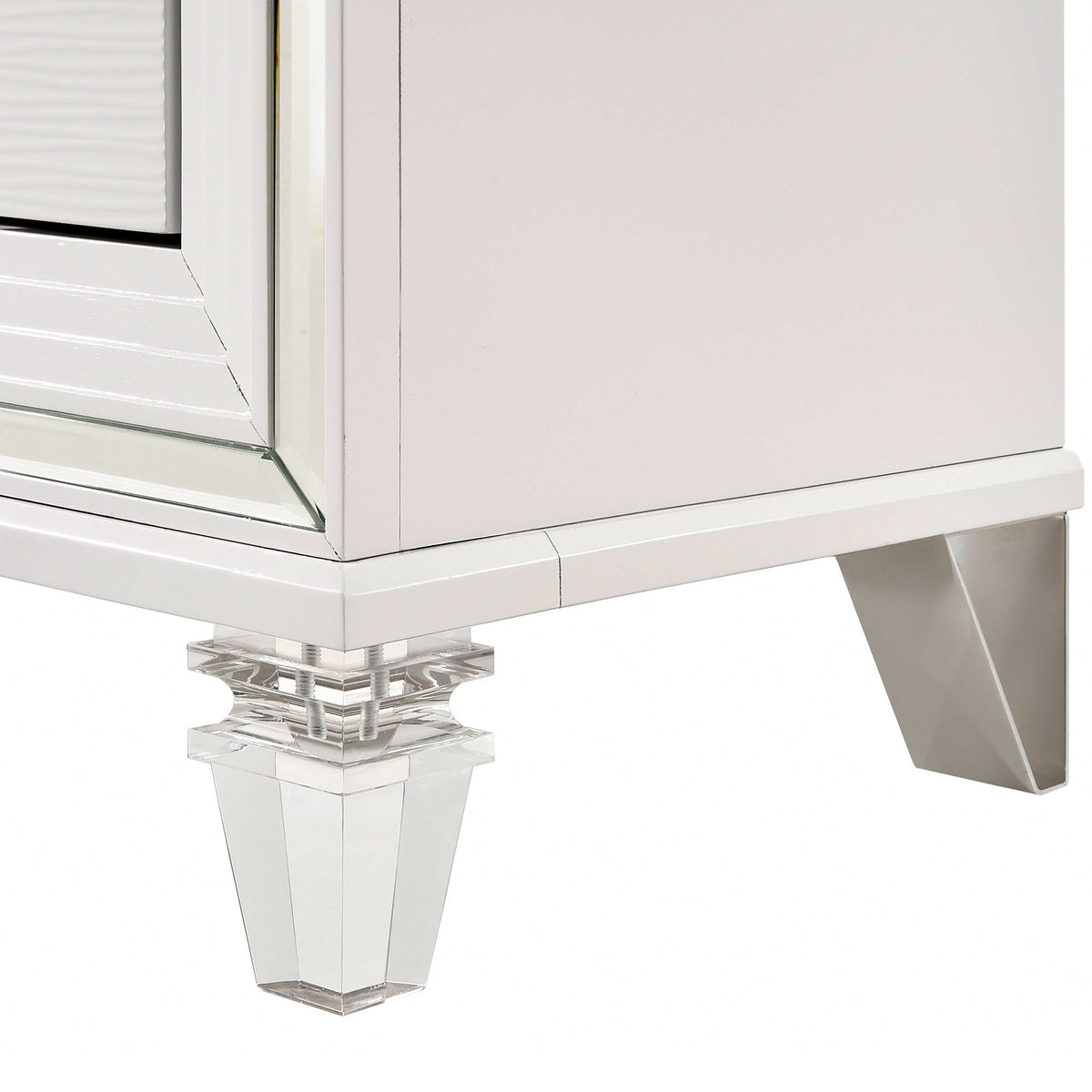 Twenty Nine Dressing Set w/LED & USB Plug White