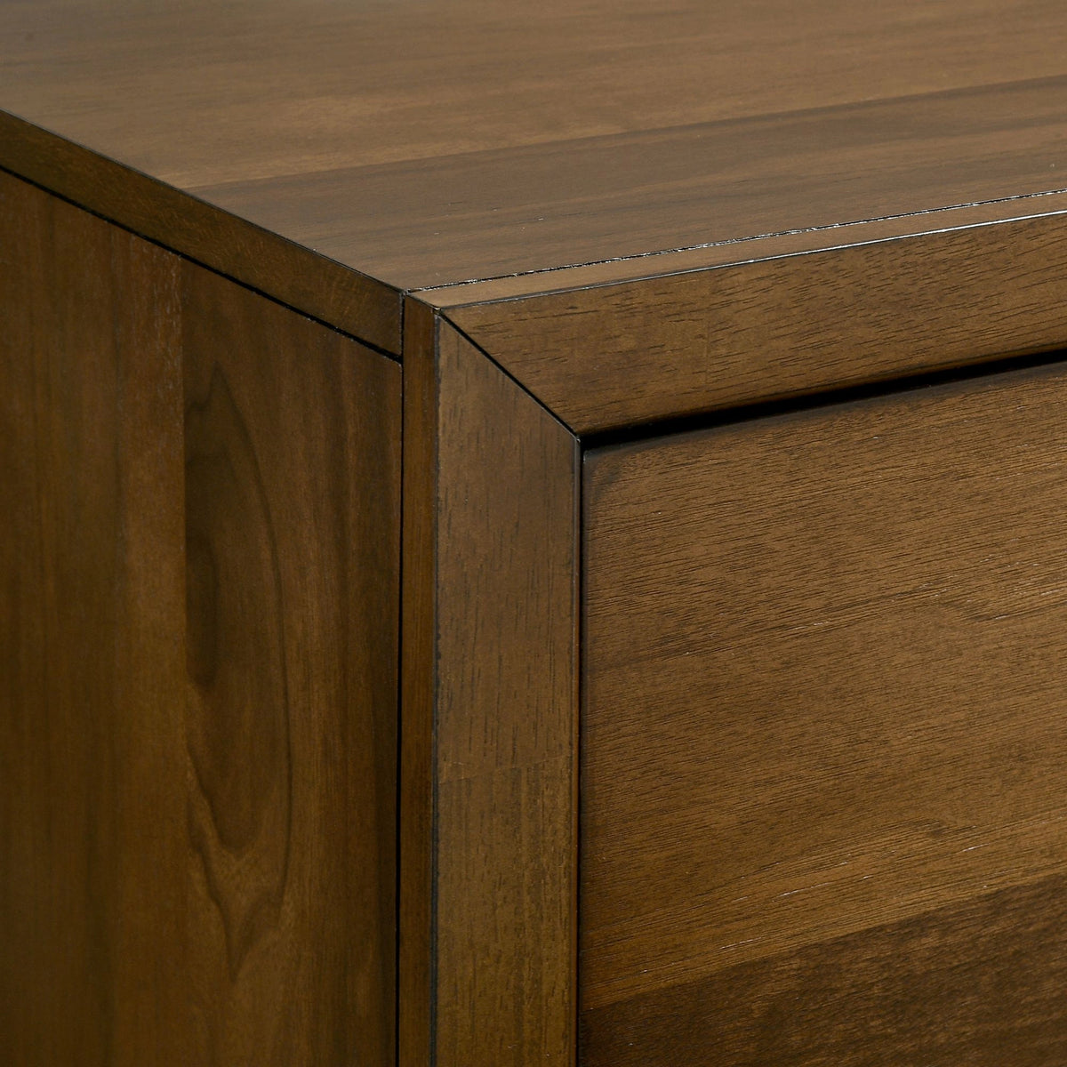 Malibu Panel Bedroom Set in Walnut