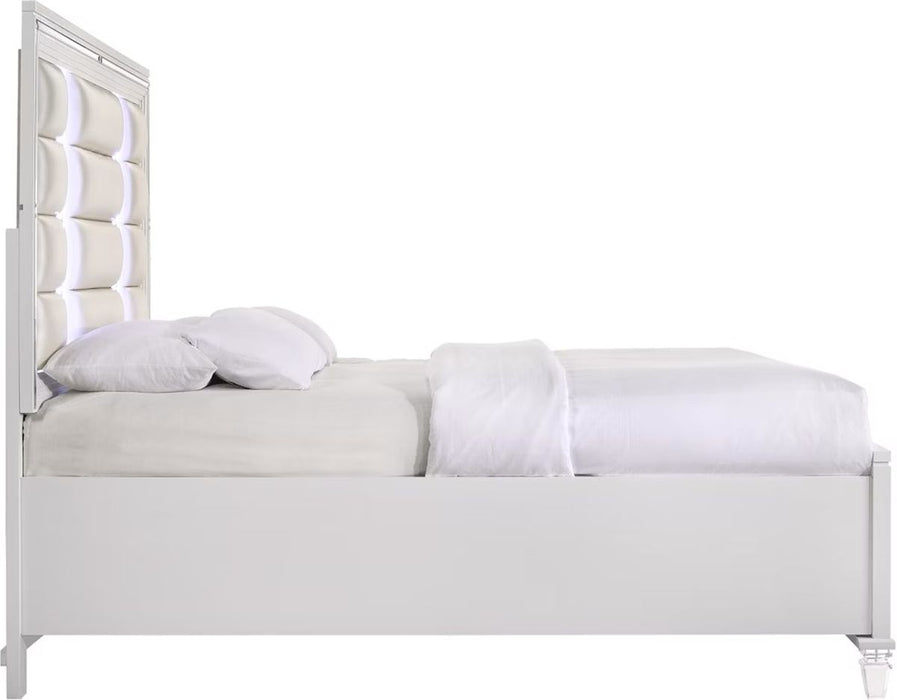 Twenty Nine King Platform Storage Bed in White - Jack’s Furniture and More (Laredo, TX)